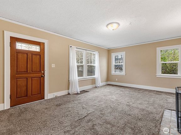 5th image of 5003 Woodlawn Avenue N