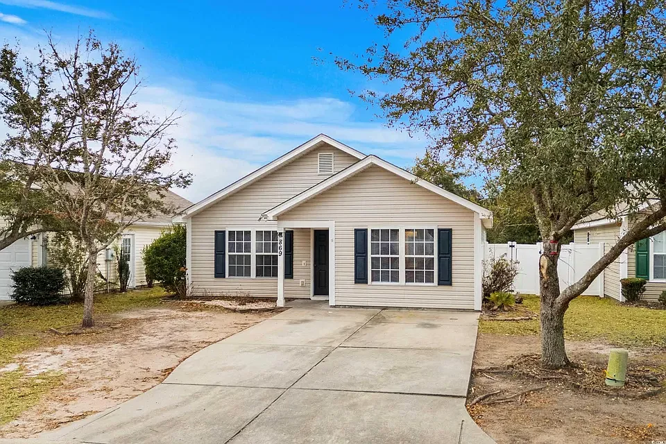 869 Silvercrest Dr