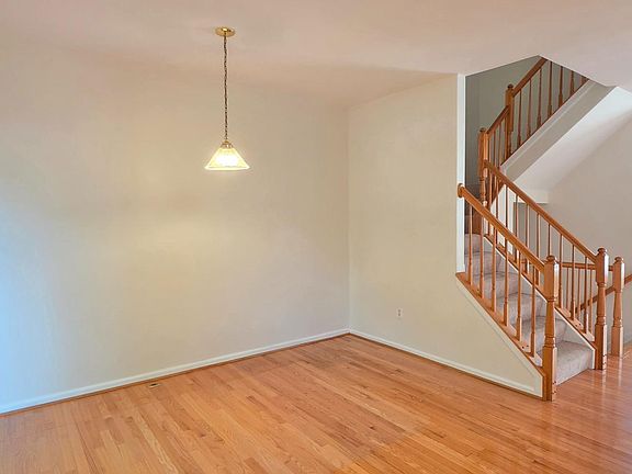 5th image of 12723 Sullivan Ct