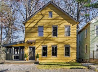 15 John St, Rosendale, NY 12472