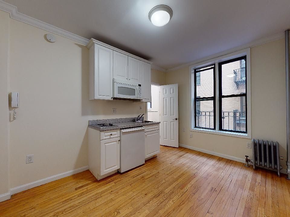 1st image of 305 W 45th St APT 3K