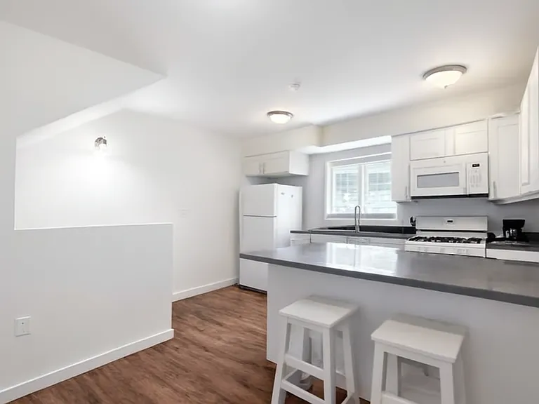 1252 W 37th Dr — Photo 2