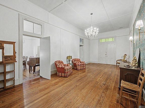 5th image of 908 N Marchand Ave
