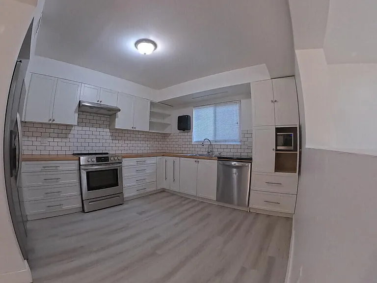 2300 Cleveland St — Photo 3
