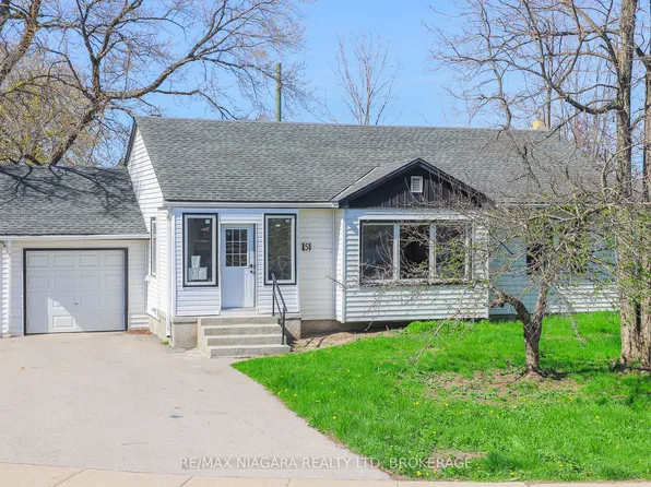5 Meadowvale Dr, Saint Catharines, ON L2N 3Z6