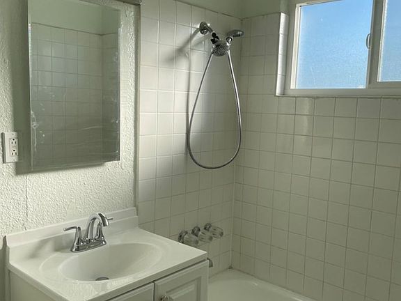 2nd image of 5840-5860 Albemarle St #5860-01