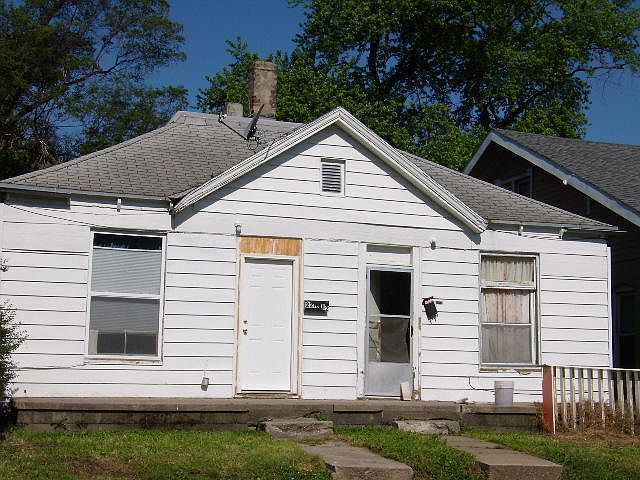 1st image of 2218 S 11th St