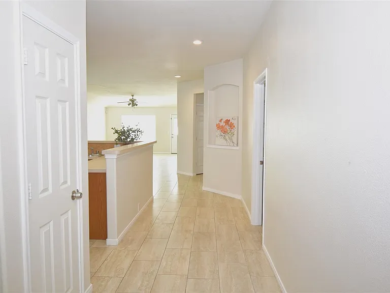 4717 Foster Hill Ct — Photo 2