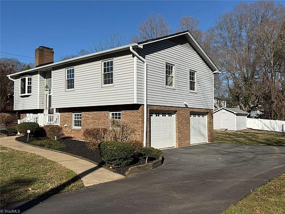 2nd image of 275 Carter Cir