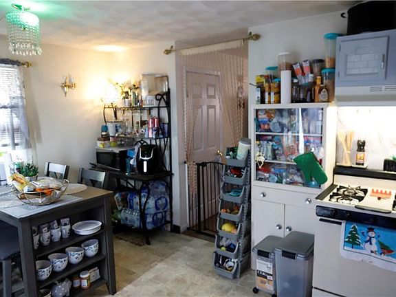 5th image of 744 Pine St #748