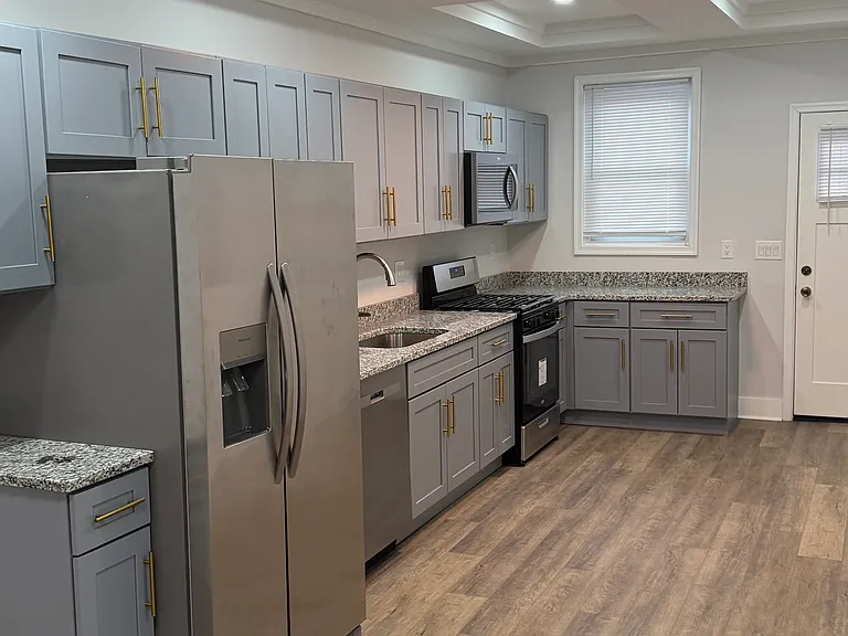 16 N Gilmor St — Photo 2