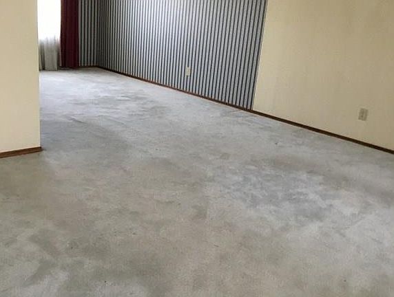 2nd image of 8708 Deer Hollow Dr