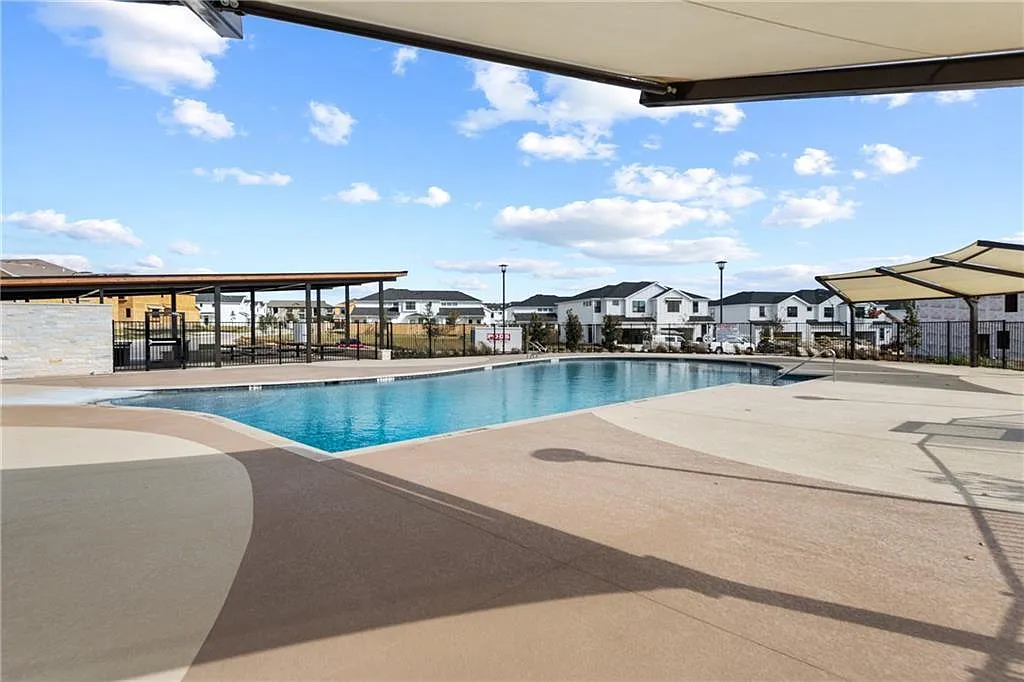 Building Photo - 135 Amber Fields Trl #C