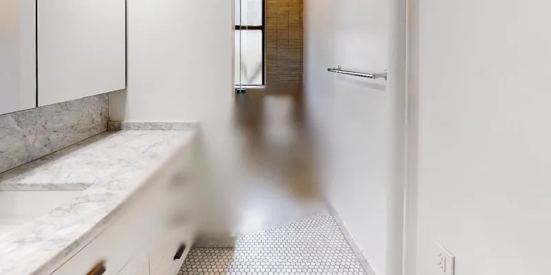 Rented by Bond New York | media 9