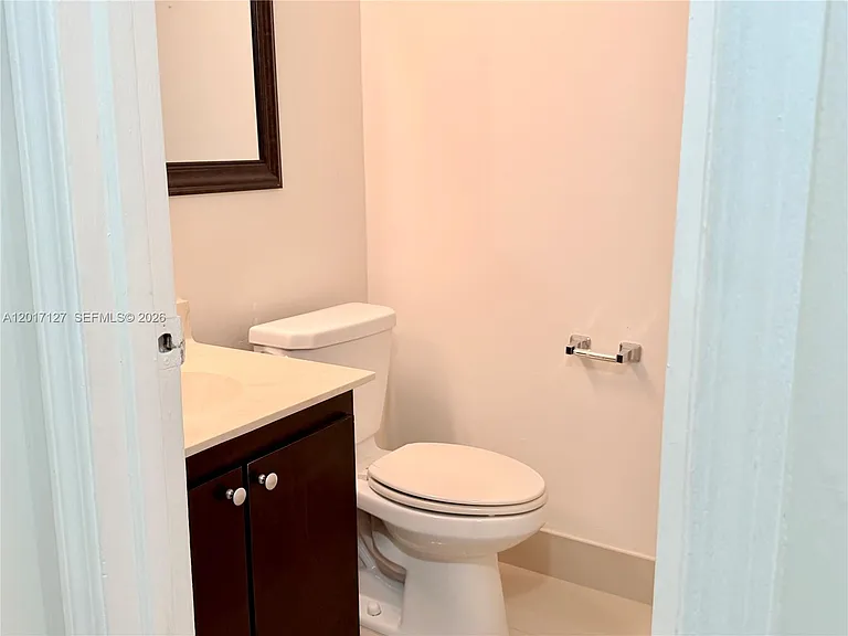 450 Commodore Dr #214 — Photo 8