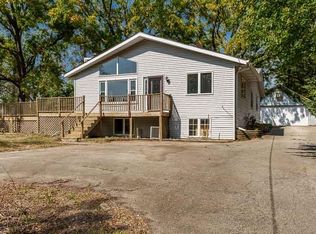 933 Gleasman Rd, Roscoe, IL 61073