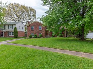 3006 S Melrose Dr, Jeffersontown, KY 40299