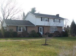 1571 Longfellow Pl, Bethlehem, PA 18017