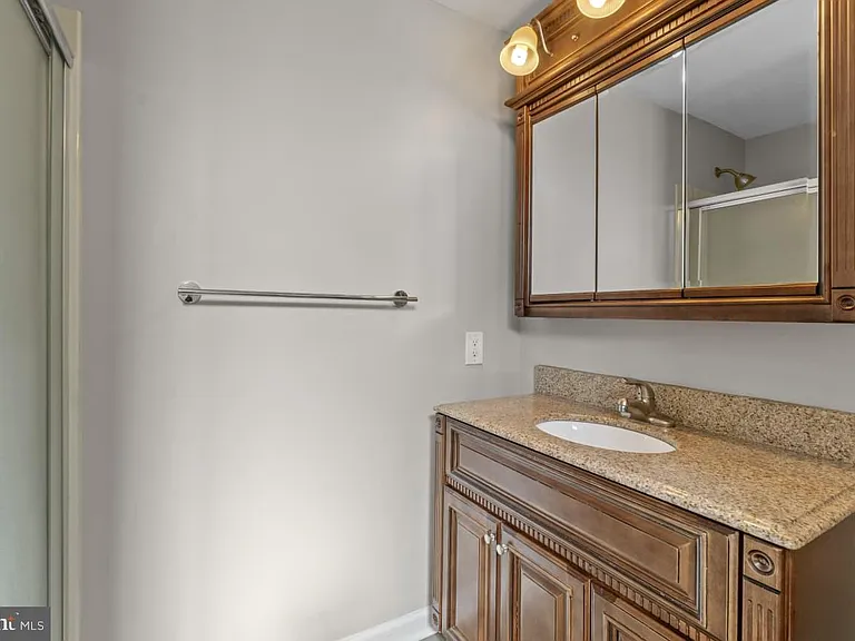 2528 Wendover Rd #B — Photo 20