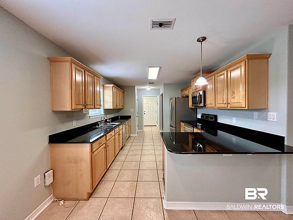 4th image of 7198 Raintree Ln