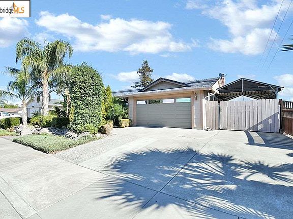 2nd image of 1555 Ventura Dr