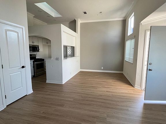 dining area / entrance