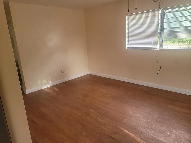 1133 Edith Ave — Photo 6
