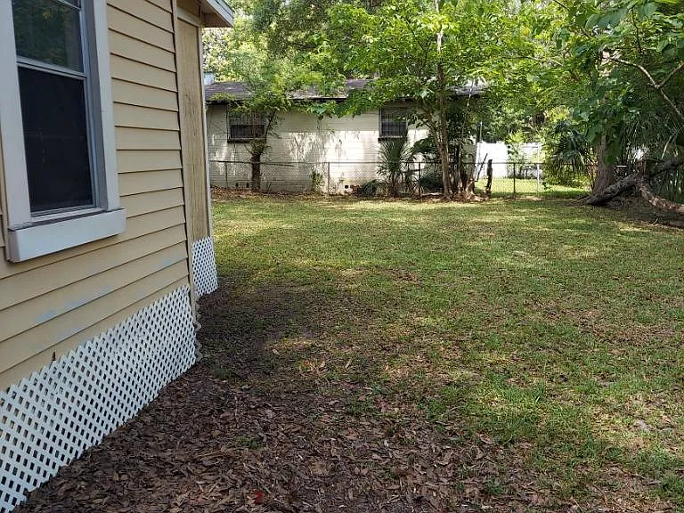 2610 Henrietta St — Photo 17
