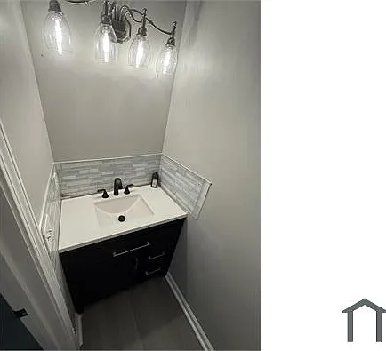 3 bed, 1274 sqft, $1,950 — Photo 1