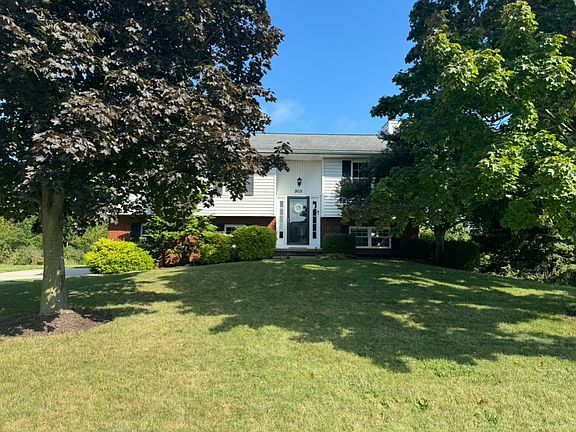 2nd image of 908 Birchwood Dr