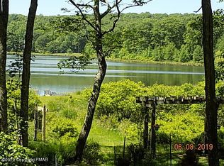 108 Sprint Ct, Milford, PA 18337