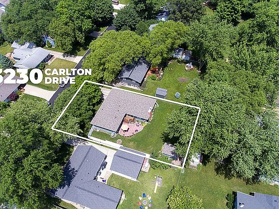 2nd image of 3230 Carlton Dr
