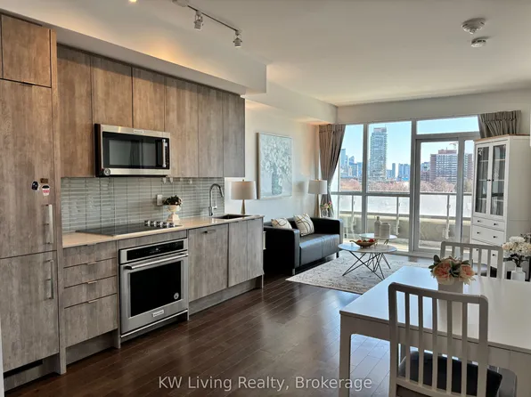 181 Bedford Rd #708, Toronto, ON M5R 0C2