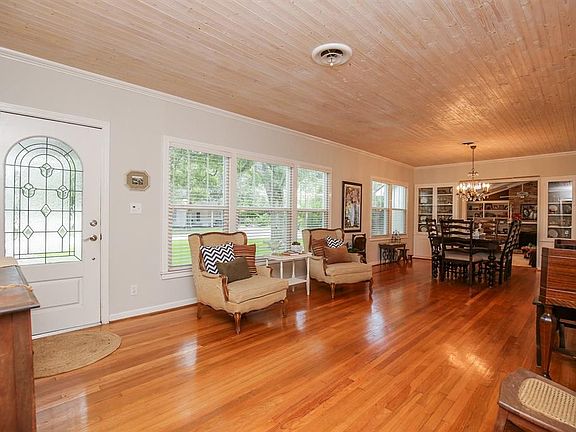 2nd image of 608 Avenue C