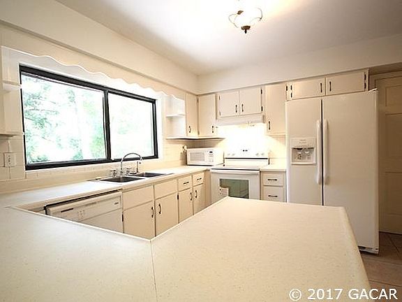 5th image of 3120 NW 31st Blvd