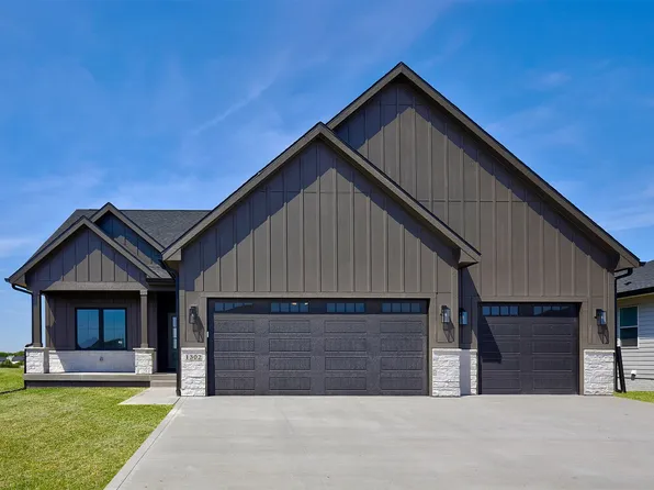 1302 NW Arbor Dr, Ankeny, IA 50023