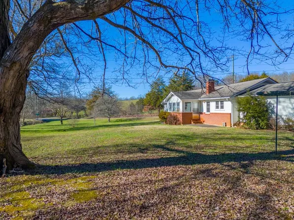 908 County Road Cabe Rd, Franklin, NC 28734