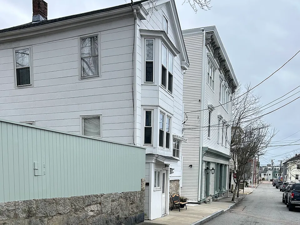 Street view of 29 Gold St.