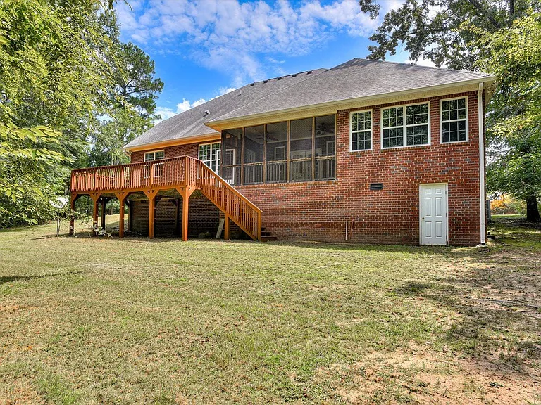 2103 Wythe Dr — Photo 46
