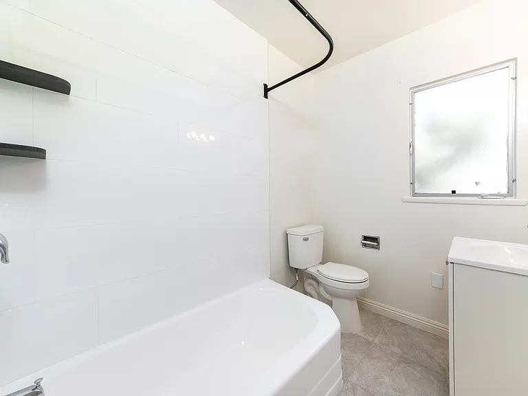 12205 Burbank Blvd #3 — Photo 13