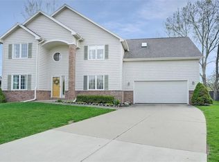 14110 Buena Vista Dr, Urbandale, IA 50323