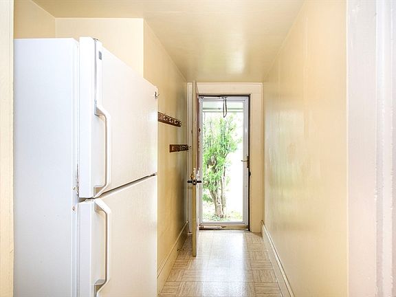 5th image of 55 Bancroft Rd