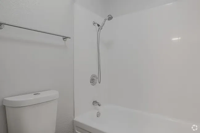 2 bed, 850 sqft, $900 — Photo 3