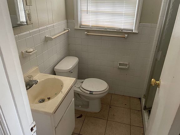 3rd image of 3440 Freland Dr