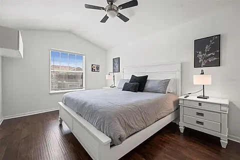 3 bed, 2.5 bath, 1506 sqft, $2,400 — Photo 2