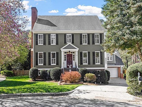 2nd image of 1201 Weldon Pl