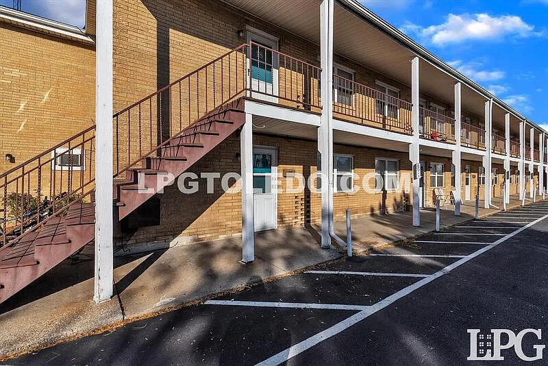1 bed, 1.0 bath, 652 sqft, $689 — Photo 1