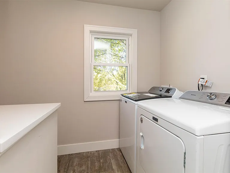 5485 Hammersmith Dr — Photo 31