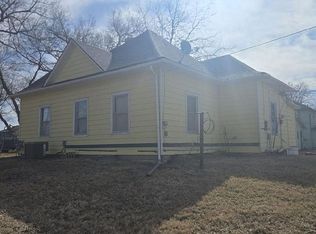 903 Grand Ave, Humboldt, NE 68376