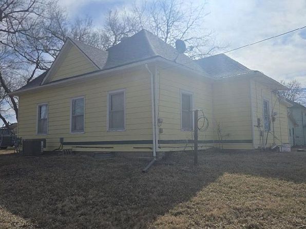 903 Grand Ave